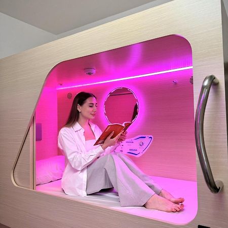 Хостел Berloga Capsule Jbr Дубай Екстер'єр фото