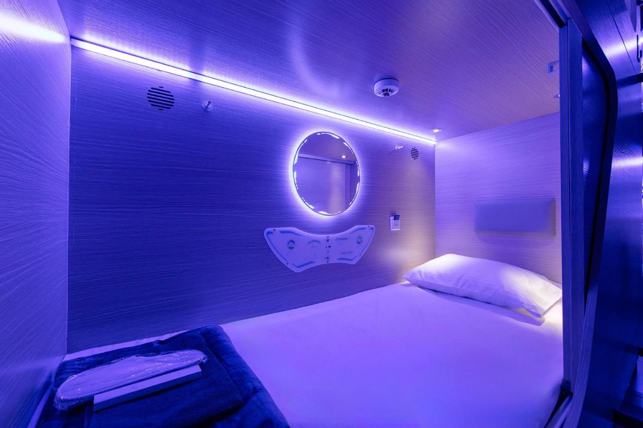 Хостел Berloga Capsule Jbr Дубай Екстер'єр фото