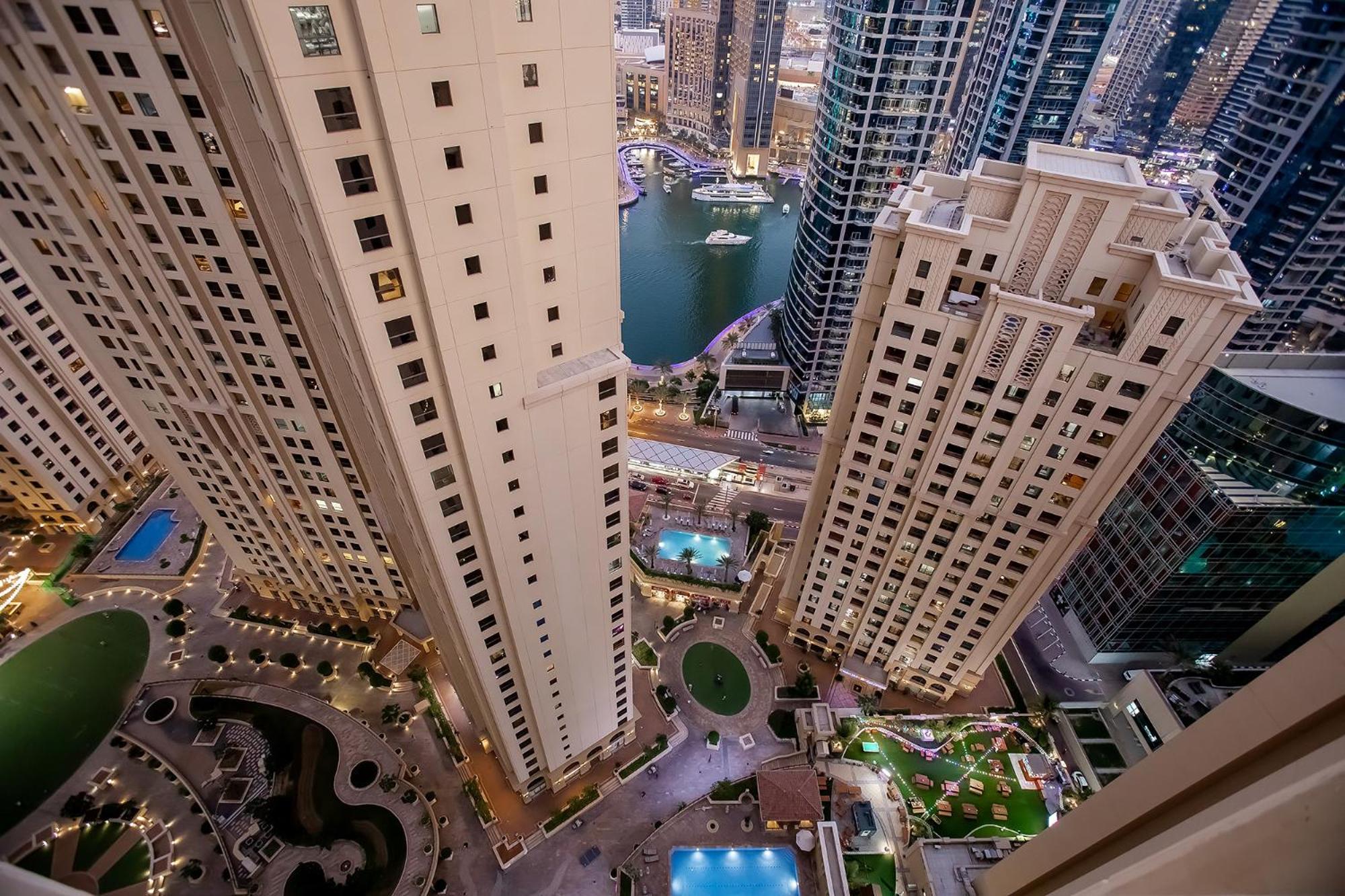 Хостел Berloga Capsule Jbr Дубай Екстер'єр фото