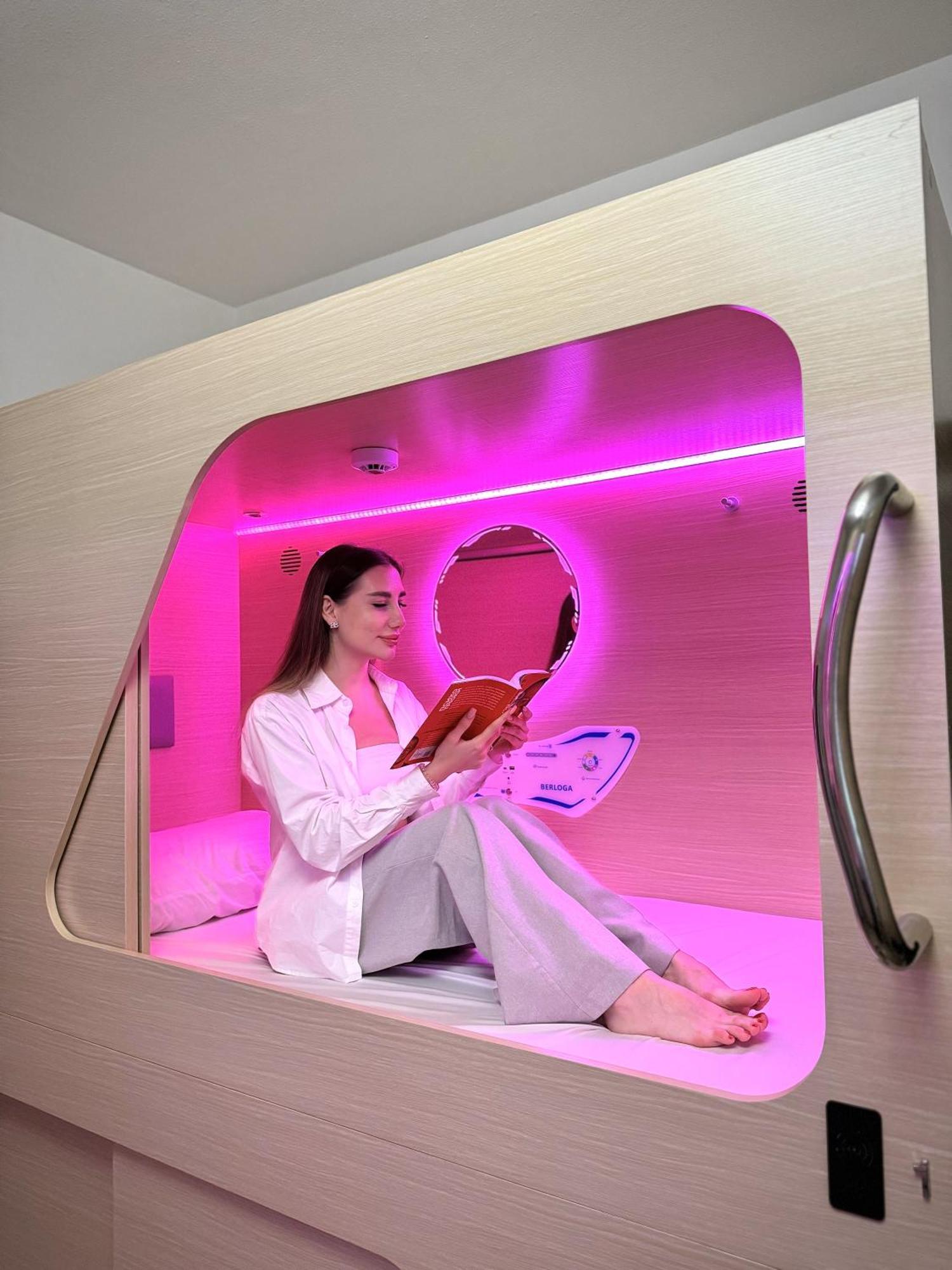 Хостел Berloga Capsule Jbr Дубай Екстер'єр фото